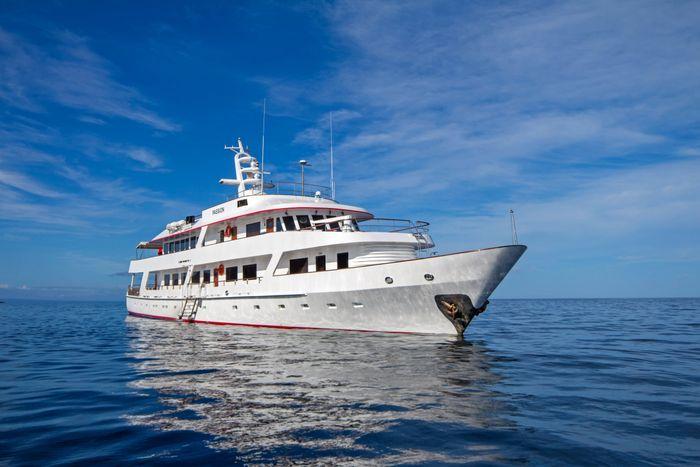 Passion Galápagos Cruise