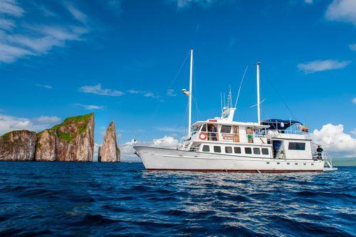 Golondrina Galapagos Cruise