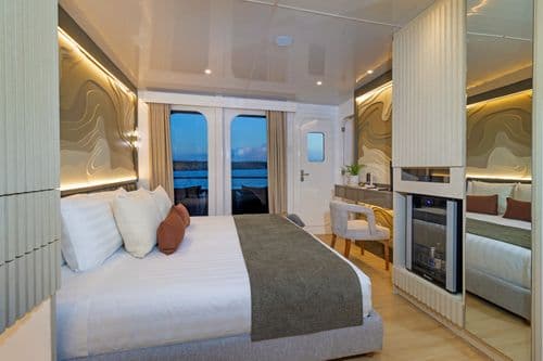 Galaxy Sirius Cabins