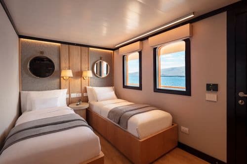 Grace Twin Suite Albert Deck