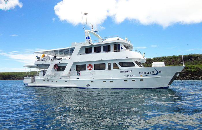 Estrella del Mar Galapagos Cruise+Flights