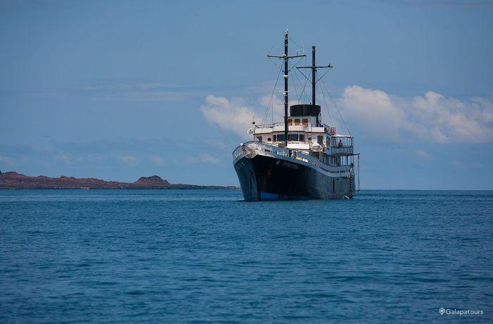 Evolution Galapagos Cruise